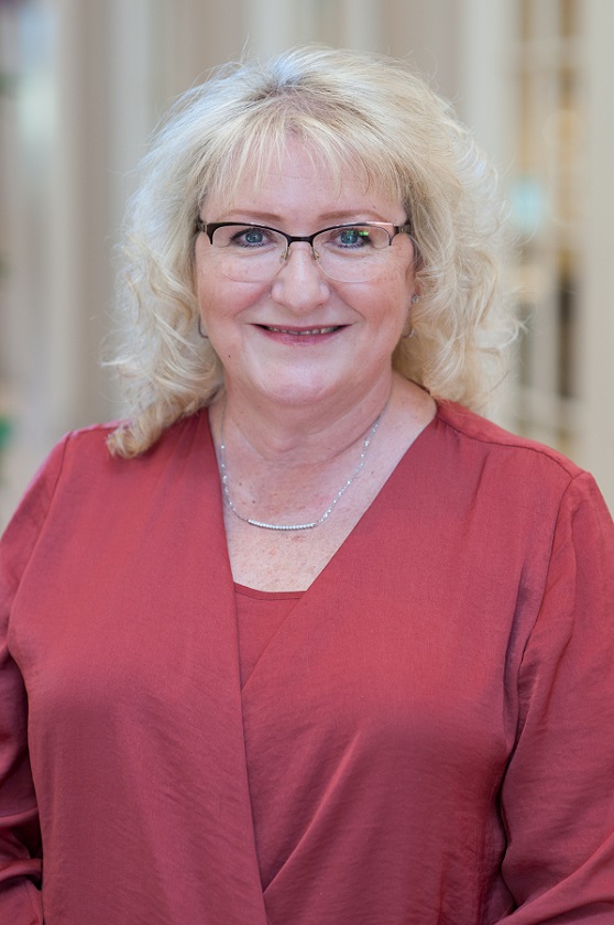 Caroline Balfour headshot