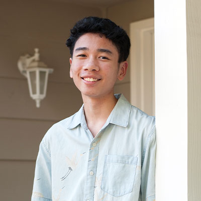 Portrait of Huntington Hospital Employee Shawn Lau