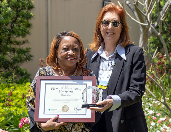 Mamie Cox receives the Heart of Huntington award
