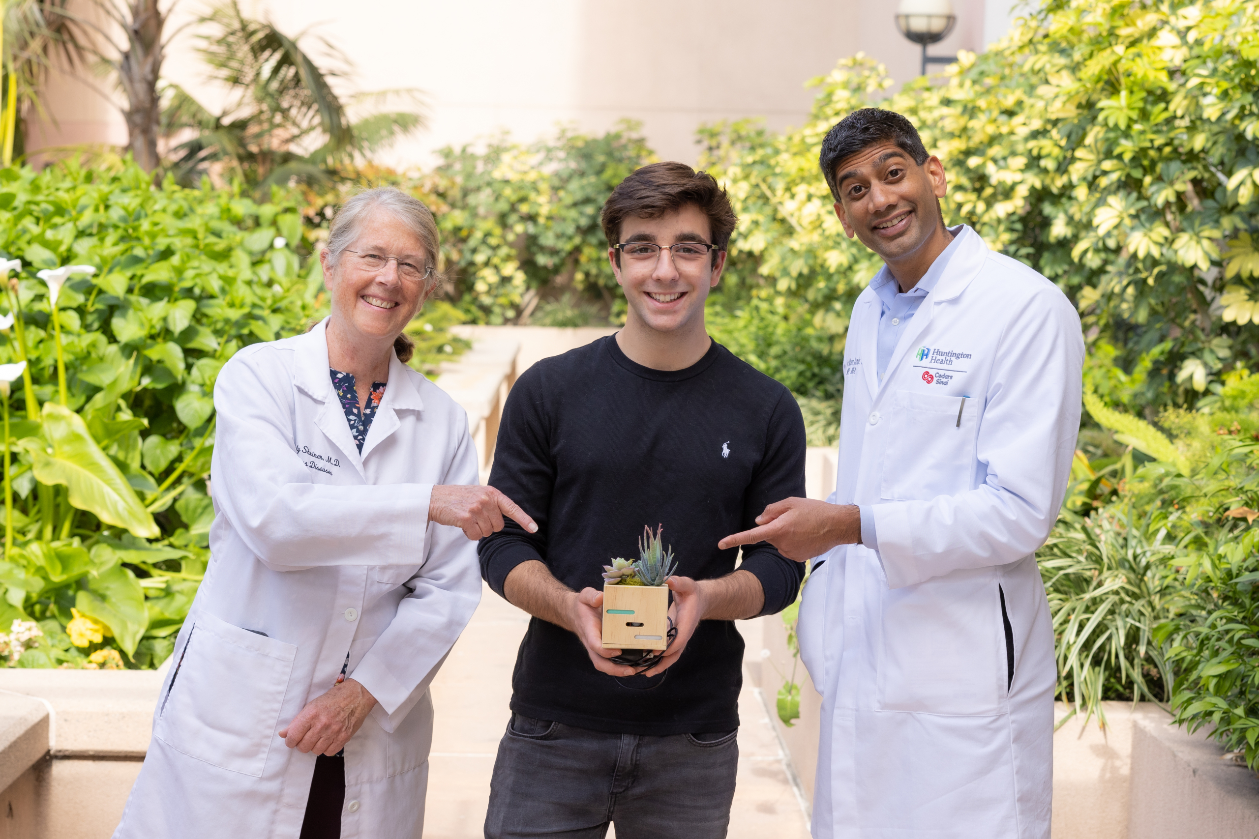 Pasadena Student works with Huntington Health to Develop and Test Handwashing Technology for Health Care Facilities