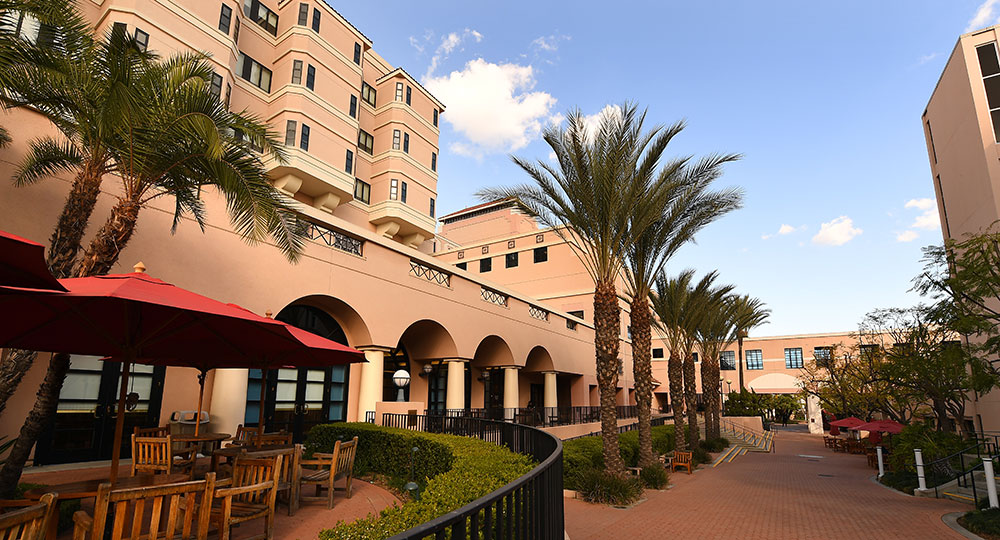 Huntington Hospital building